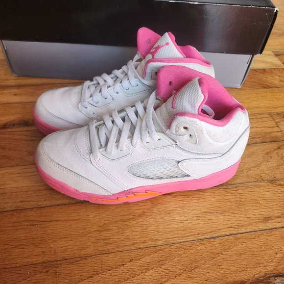 Jordan sneakers - Picture 2 of 8